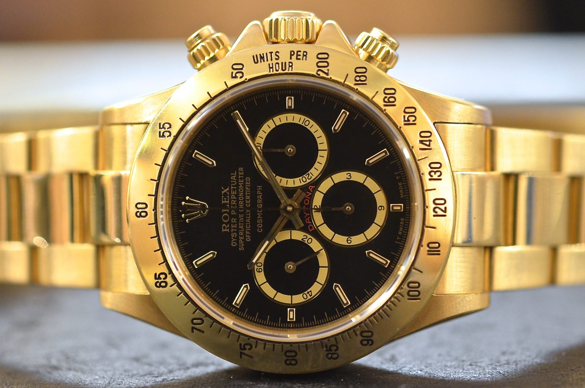 Часы Rolex Daytona золотые